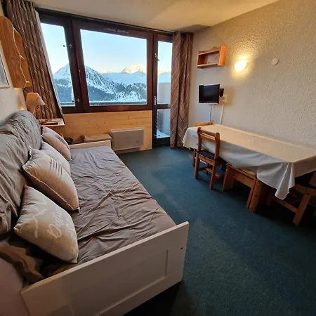 Fonctionnel Au Pied Des Pistes, Balcon Vue Sur Mont-blanc, Pour 3/4 Personnes * La Plagne