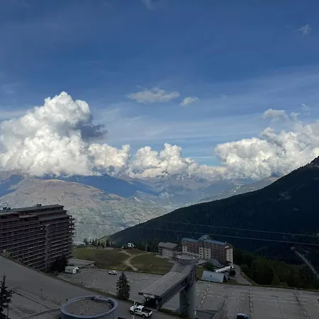 Fonctionnel Au Pied Des Pistes, Balcon Vue Sur Mont-blanc, Pour 3/4 Personnes